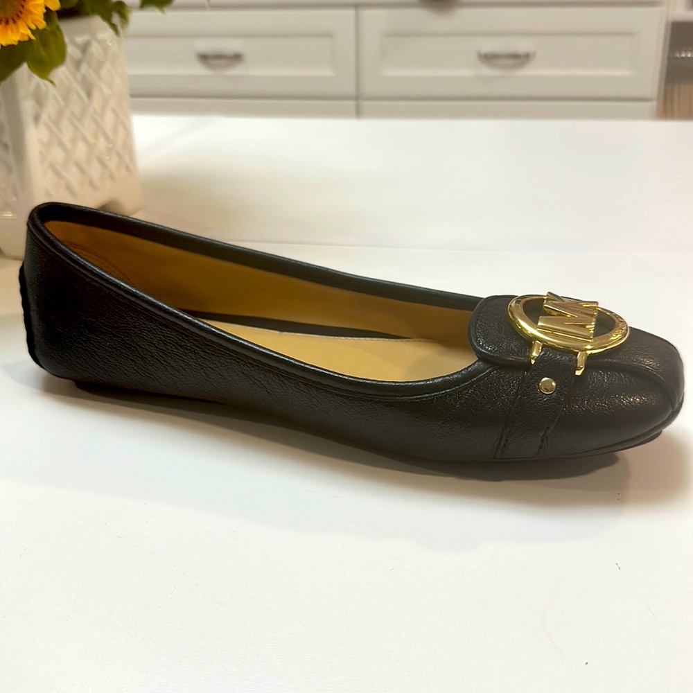 Michael Kors Leather logo flats